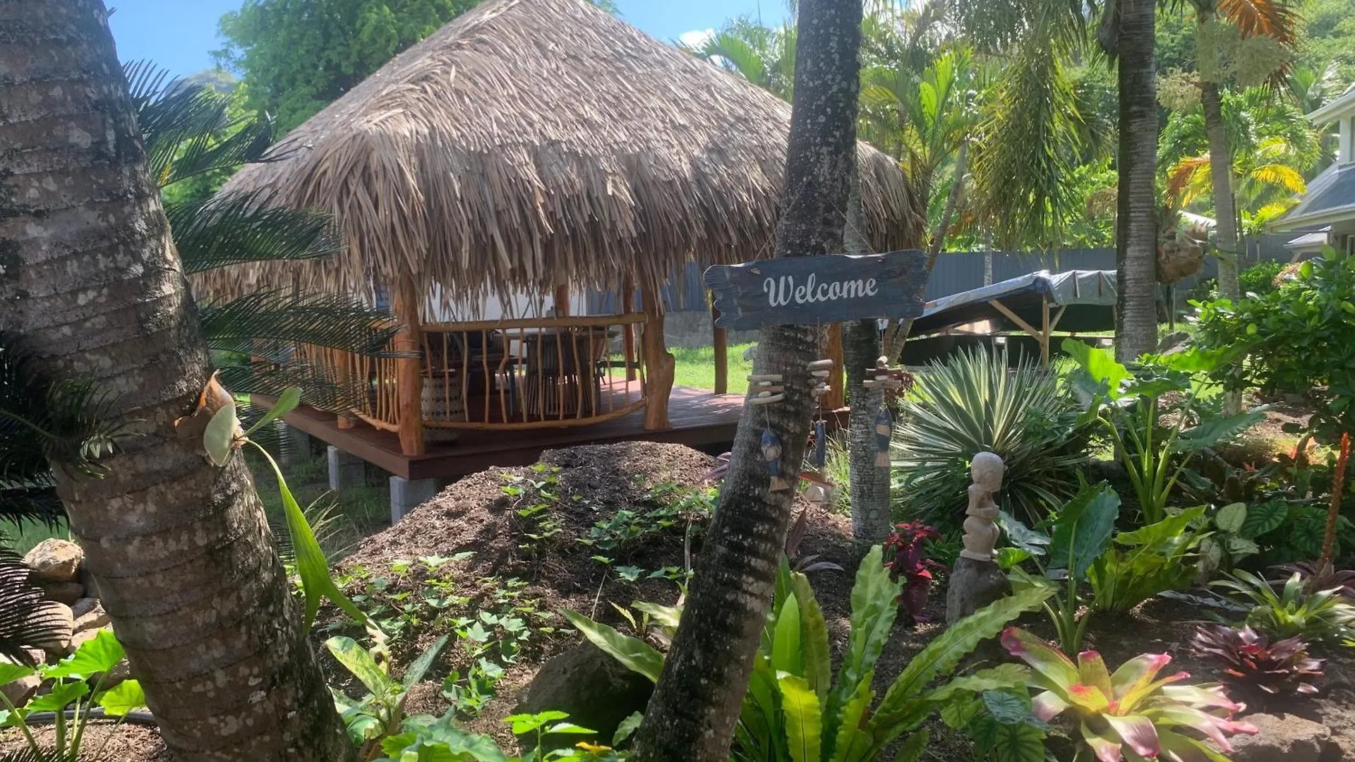 Tiki Ora Lodge - Manu Bora Bora